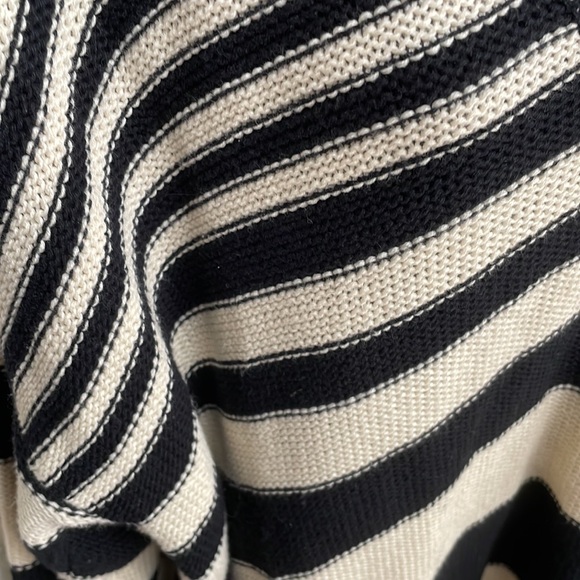 BDG OverSized, 100% Cotton, Stripes, Cream & Black Sweater V-Neck - Picture 7 of 9